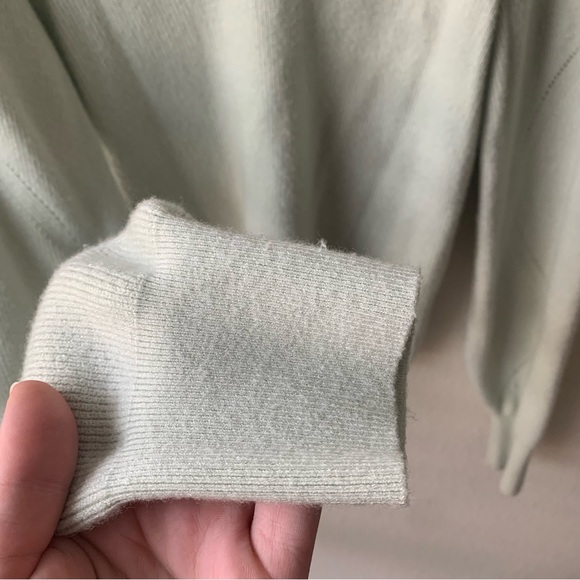 Super Soft Abercrombie & Fitch Sweater - Picture 3 of 6